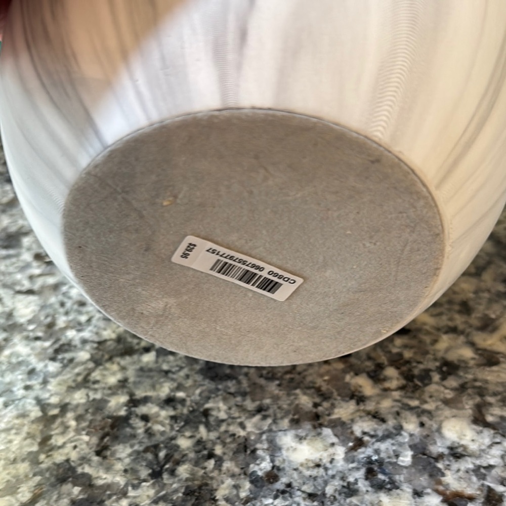 Bath and Body works Marble-Style White Candle Holders - Picture 7 of 8